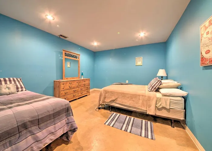 Holiday home Peaceful Custom W/ Deck, Near Siu! Carbondale