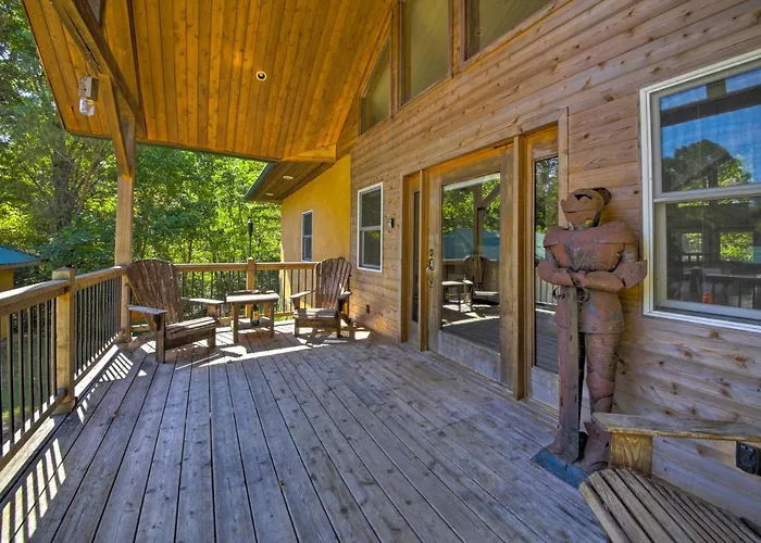 Peaceful Custom W/ Deck, Near Siu! Holiday home Carbondale