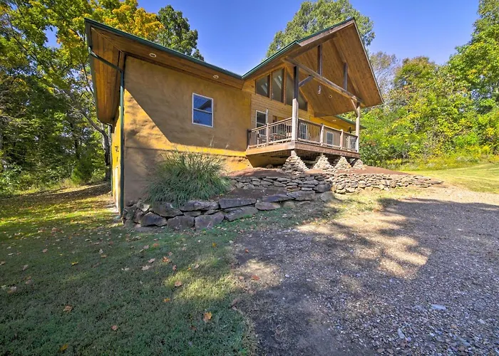 Peaceful Custom W/ Deck, Near Siu! Carbondale